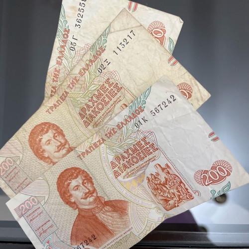 200 drachma banknotes used, set of 3, very good condition