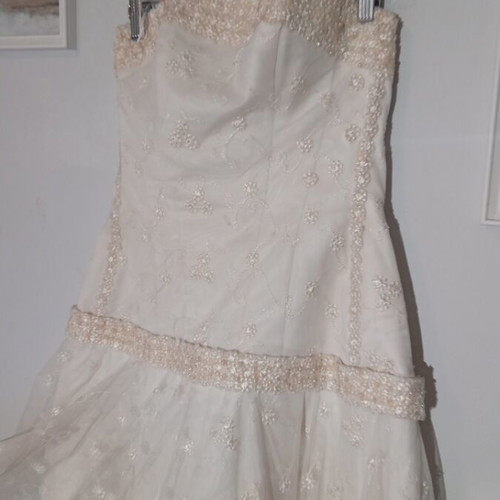 Boho wedding dress used with adjustable bust