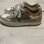 Rococo women's sneaker in good condition, size 39, white and gold