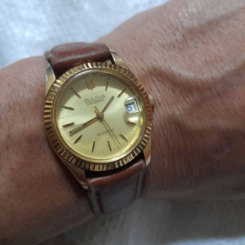 Bulova Calendar Quartz watch used, gold tone