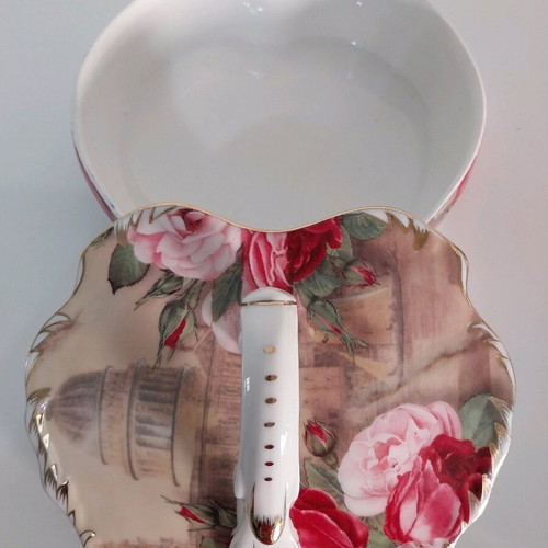 Trimar heart-shaped porcelain fondue pot