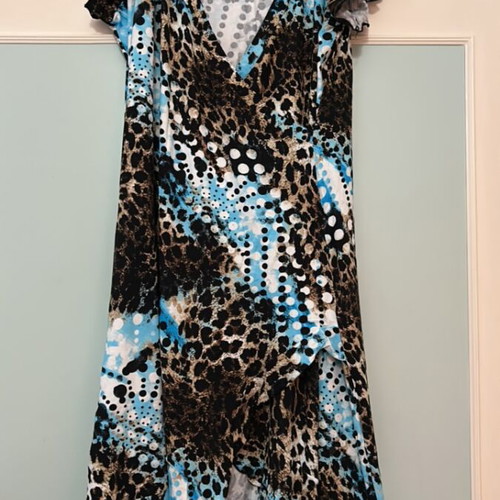 Mat Fashion women's wrap dress size 3 like new, multicolor