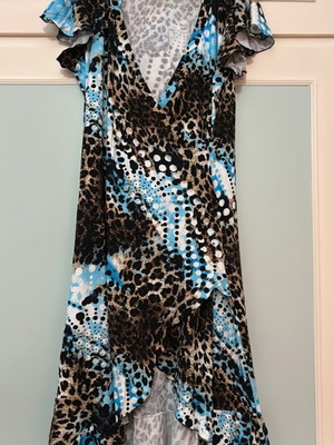 Mat Fashion women's wrap dress size 3 like new, multicolor