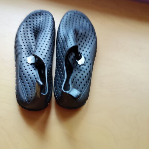 Children's black rubber shoes size 36 new beach shoes