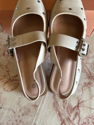 Summer sandals size 38 beige synthetic leather like new