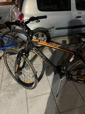 Carrera T2000 trekking bike like new, disc brakes, front suspension