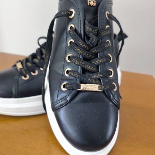 Renato Garini Black Sneakers like new with gold details size 40