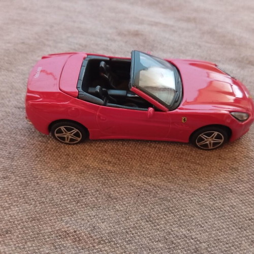 Ferrari California model car Bburago 1:43 scale like new