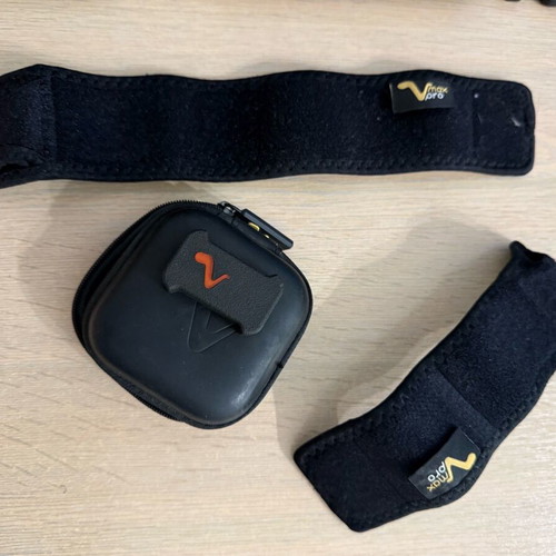 Enode Pro (v max pro) like new with case and barbell and hip straps