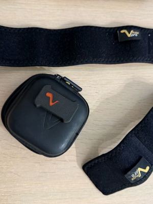 Enode Pro (v max pro) like new with case and barbell and hip straps