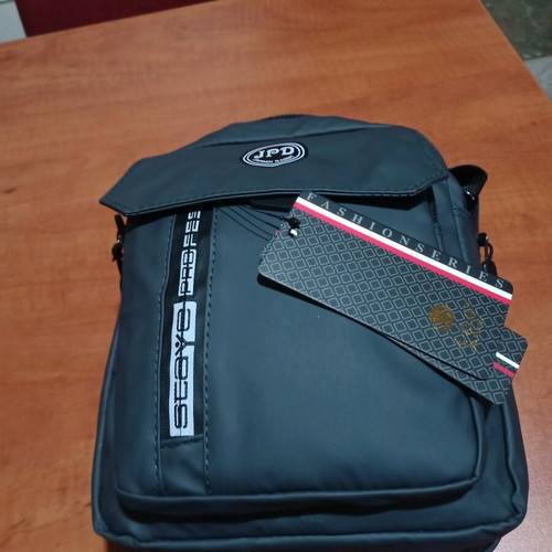 Men's shoulder bag new, waterproof, gray