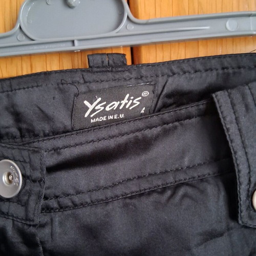 Cargo capri pants black satin like new, size L