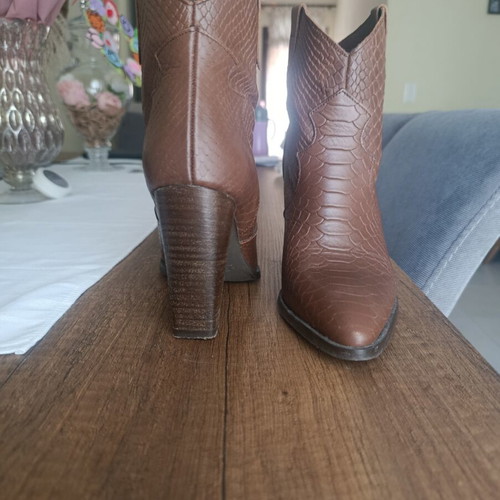 Sante leather ankle boots with snake/croc effect, size 38, brown
