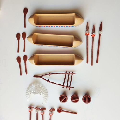 Playmobil 3251 Indian Family with Canoe parts used, 21 pieces