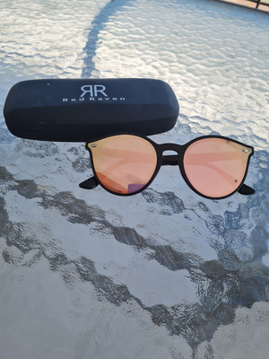 Sunglasses in very good condition