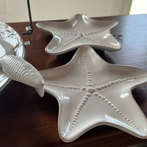Ceramic serving set new with sea theme, platter and 4 small plates