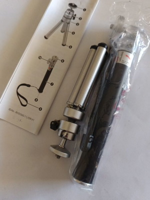 Small tripod with pole Silver Crest like new