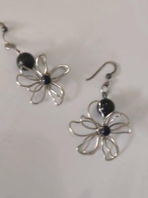 Handmade earrings beautiful discreet, new, black and silver