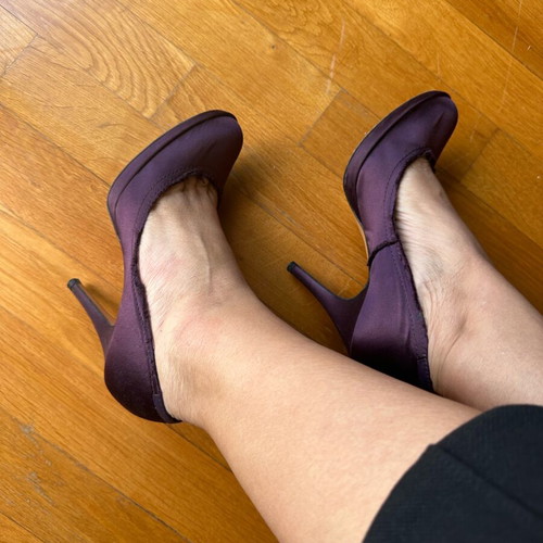 Pedro Garcia satin purple pump like new, size 38.5, 11cm heel