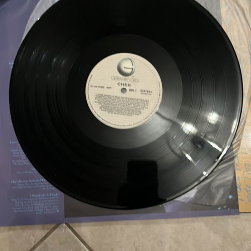 Cher vinyl like new, pop genre