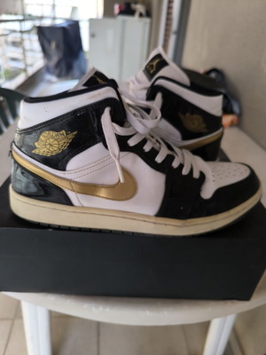 Jordan 1 High sneakers σαν καινούργιο, μαύρο και χρυσαφί, μέγεθος 46