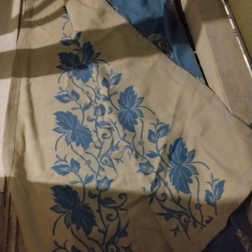 Vintage double-sided wool blanket like new, traditional