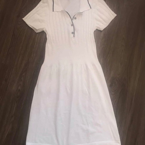 Gant white cotton dress size S used with tiny hole on sleeve