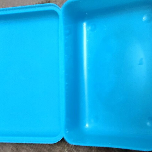 Plastic turquoise food container like new, tupperware