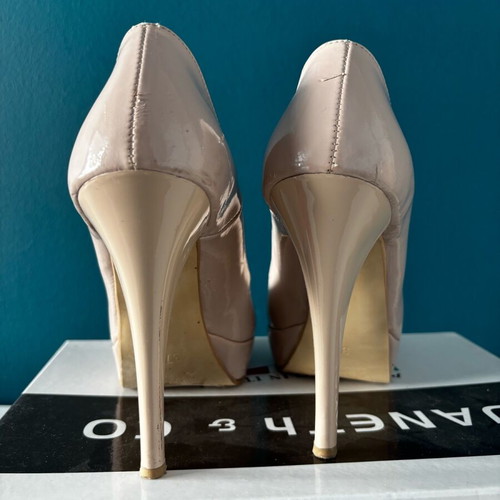 Pumps nude patent leather used, size 37, heel height 12 cm