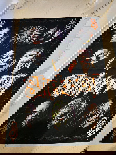 ΜΕΓΑΛΗ ΣΗΜΑΙΑ SLIPKNOT ΜΕ ΚΑΠΕΛΟ 137cmx95cm