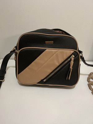 Stella Doca crossbody bag used, black and beige with zipper defect