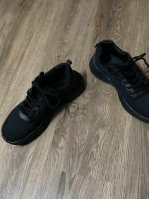 Women's athletic shoes like new, size 37, black