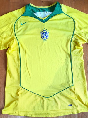 Brazil 2004 Adriano Jersey new, authentic Nike, size Medium