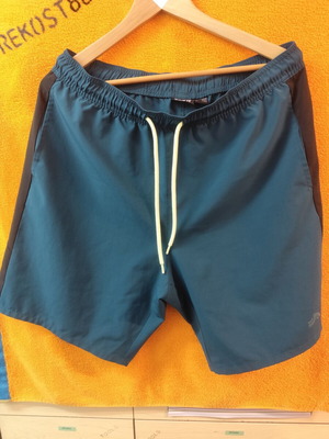 Crivit tennis short σαν καινούργιο, μέγεθος L, μαύρο και πράσινο
