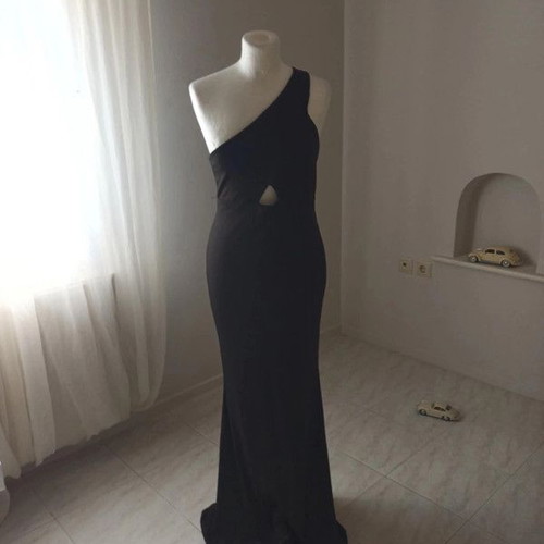 Maxi black dress Hyper new with stunning back