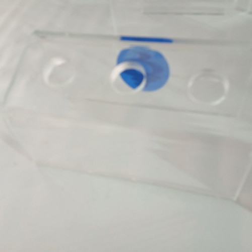 Σετ 3 Σταντ για Χωνάκια και Θήκη Χαρτοπετσετών από Plexiglass σαν Καινούργιο