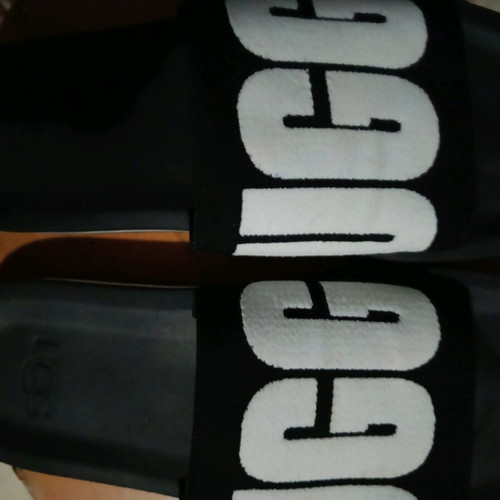 Ugg unisex slippers like new, size 42, black