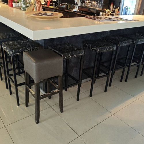 Corian bar counter white like new, length 7.40m