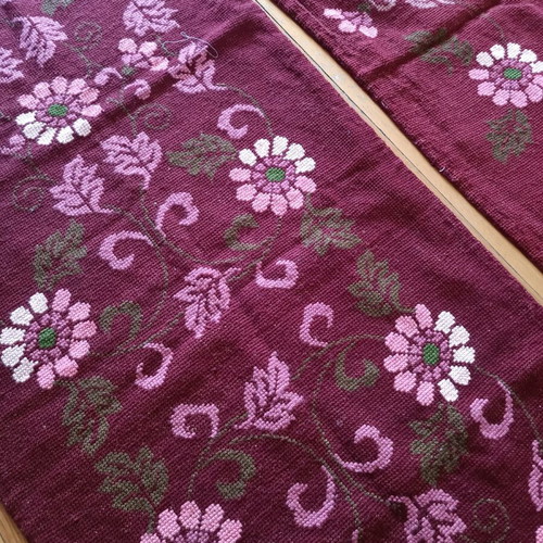 Handmade cross-stitch rug set like new, 3 pieces