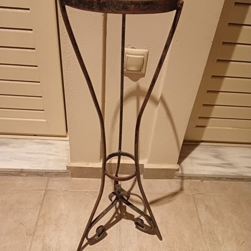 Flower stand metal used