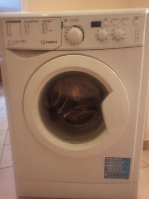 Πλυντήριο ρούχων Indesit 6 κιλών σαν καινούργιο