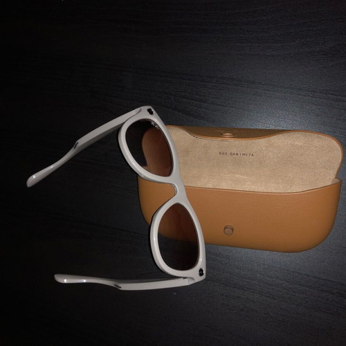 Ray-Ban Meta Skyler Gen 1 women's cat-eye sunglasses, gray frame, cinnamon beige lenses