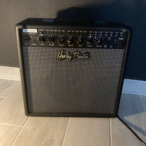 Harley Benton HB-20MFX 30w guitar amp like new with Bluetooth and effects