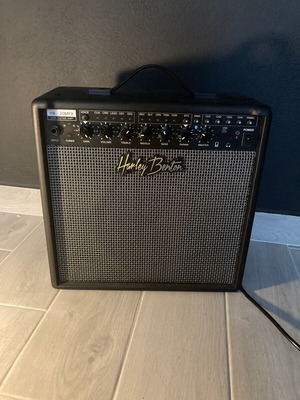 Harley Benton HB-20MFX 30w guitar amp like new with Bluetooth and effects