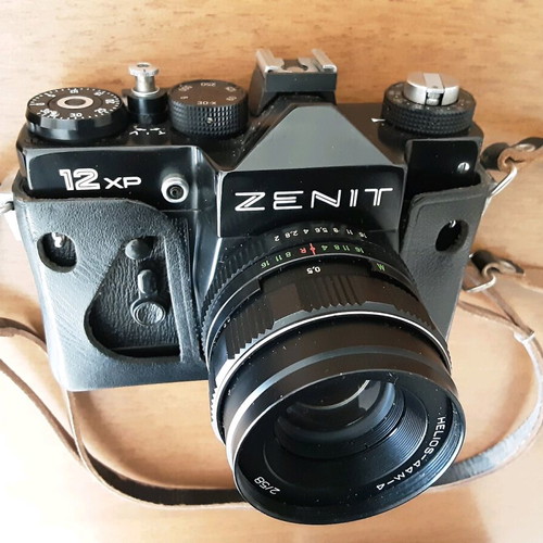 Zenit 12XP camera with case used