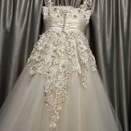 Justin Alexander wedding dress like new, beige ivory with guipure lace