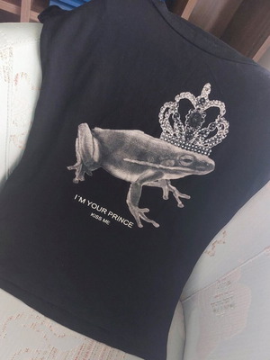 Stradivarius Tshirt S black like new with studs
