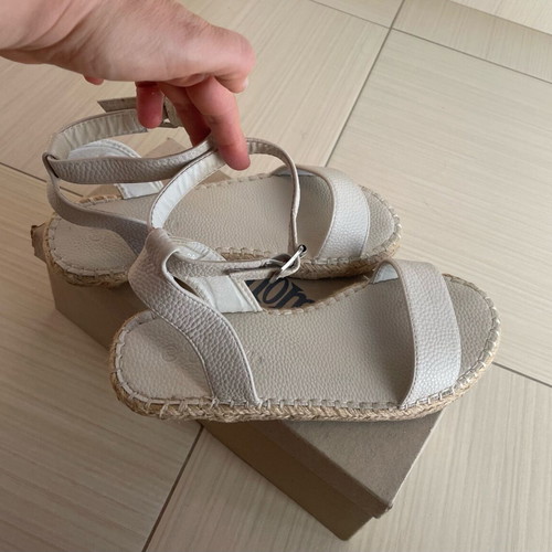 Women's white sandals size 38 like new