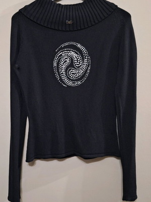 Dolce and Gabbana elastic synthetic black pullover like new, size Medium Large
