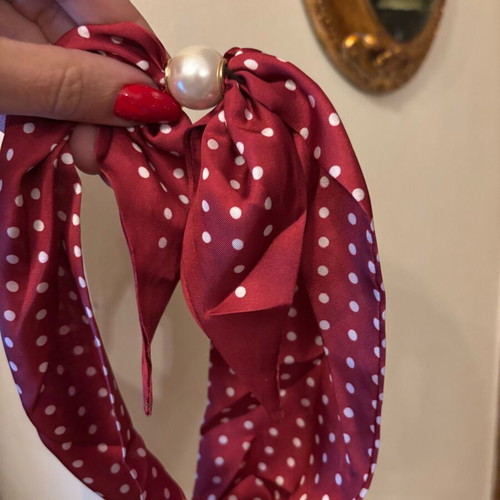 Scarves with magnetic clasp and pearl, new, white and red